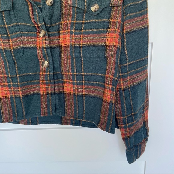 American Eagle Orange and Green Cropped Plaid Shirt - Picture 6 of 13